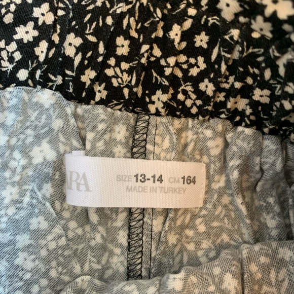 This is a skort! Which can be warned by kids and adults! - Picture 2 of 3